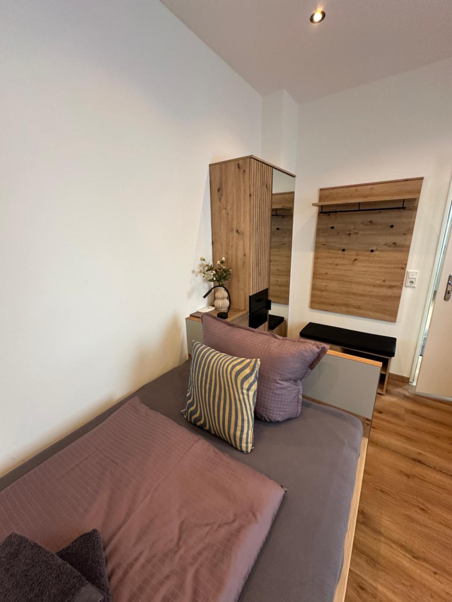 Artemis Zimmervermietung 5 Ein Bettzimmer Sundern Luaran gambar